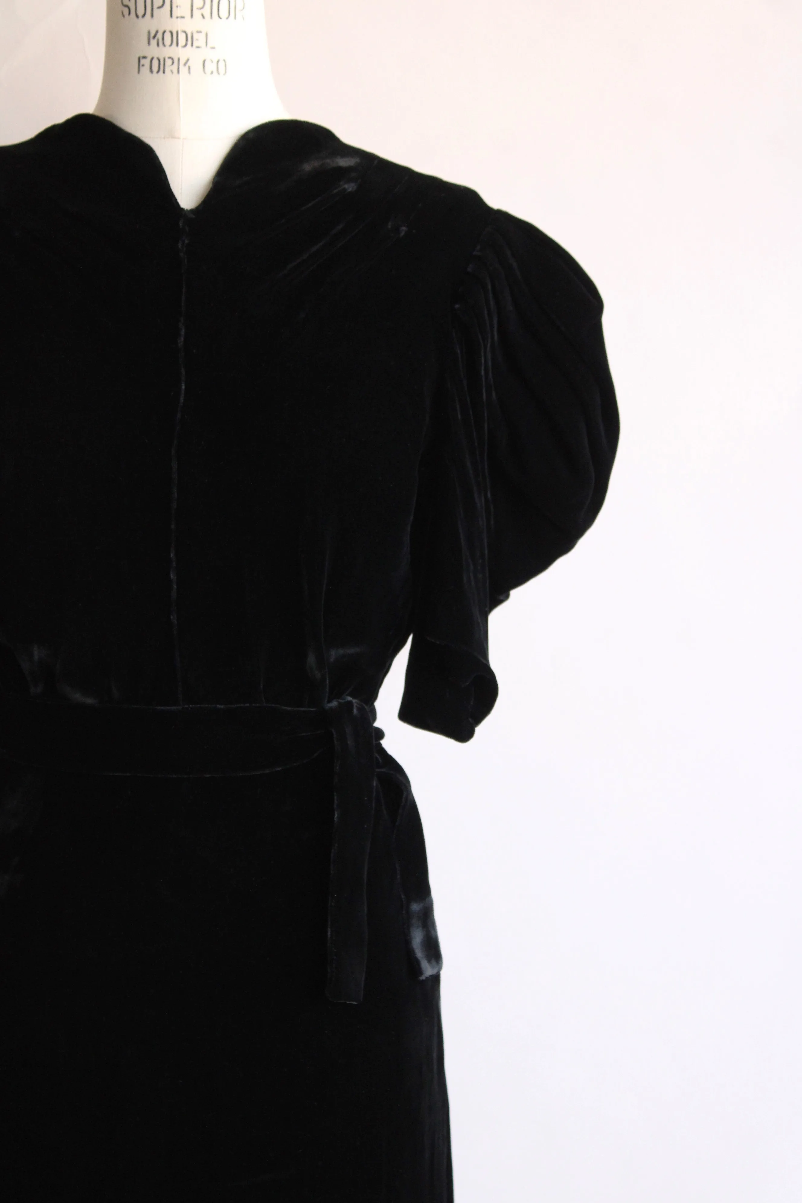 Vintage 1930s Kiviette Black Velvet Haute Couture Gown