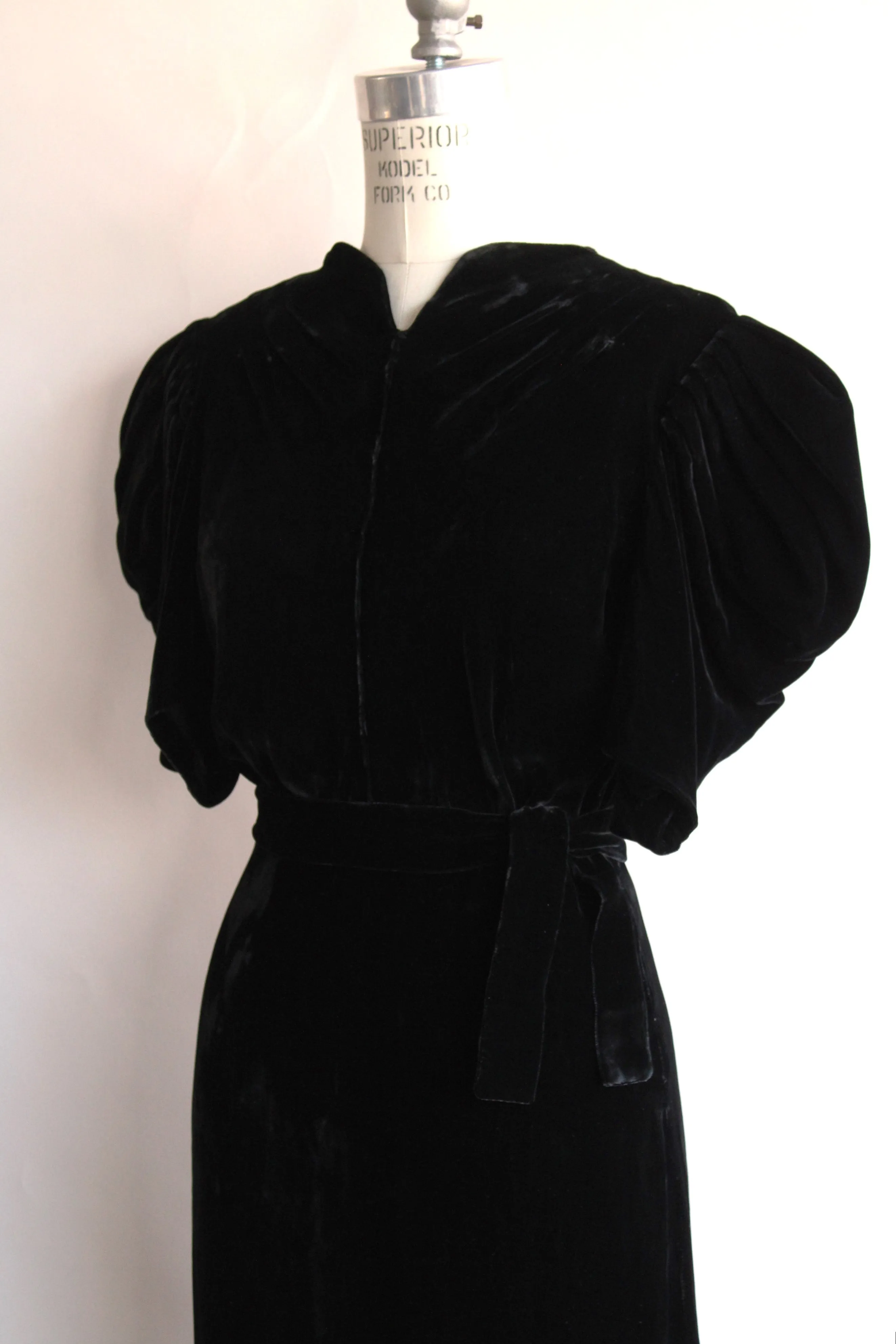 Vintage 1930s Kiviette Black Velvet Haute Couture Gown