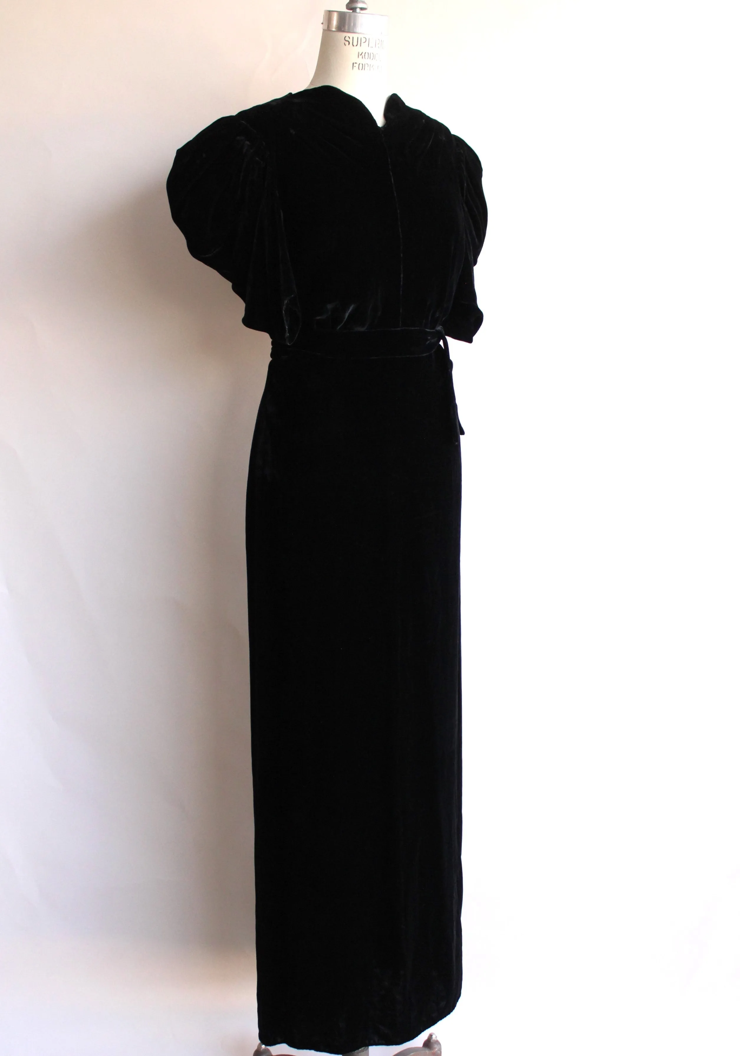 Vintage 1930s Kiviette Black Velvet Haute Couture Gown