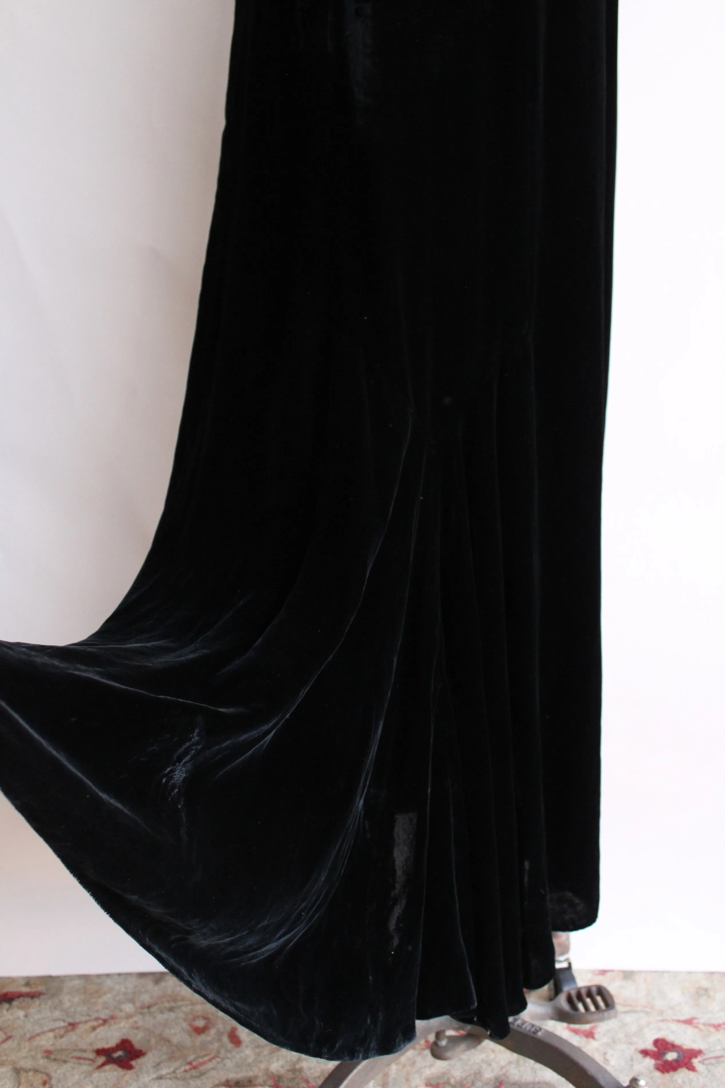 Vintage 1930s Kiviette Black Velvet Haute Couture Gown